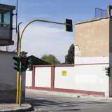 Riattraversiamo a questo punto la strada e imbocchiamo via Alberotanza, non senza prima aver alzato la testa e aver notato la torre di vedetta che controlla la zona dall�alto